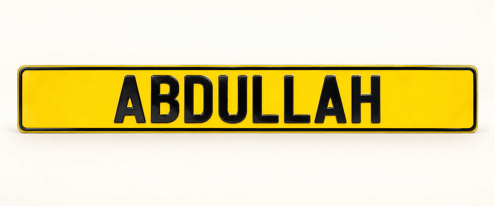 ABDULLAH Yazılı Sarı Dekor Plaka – stüdyo ürün görseli