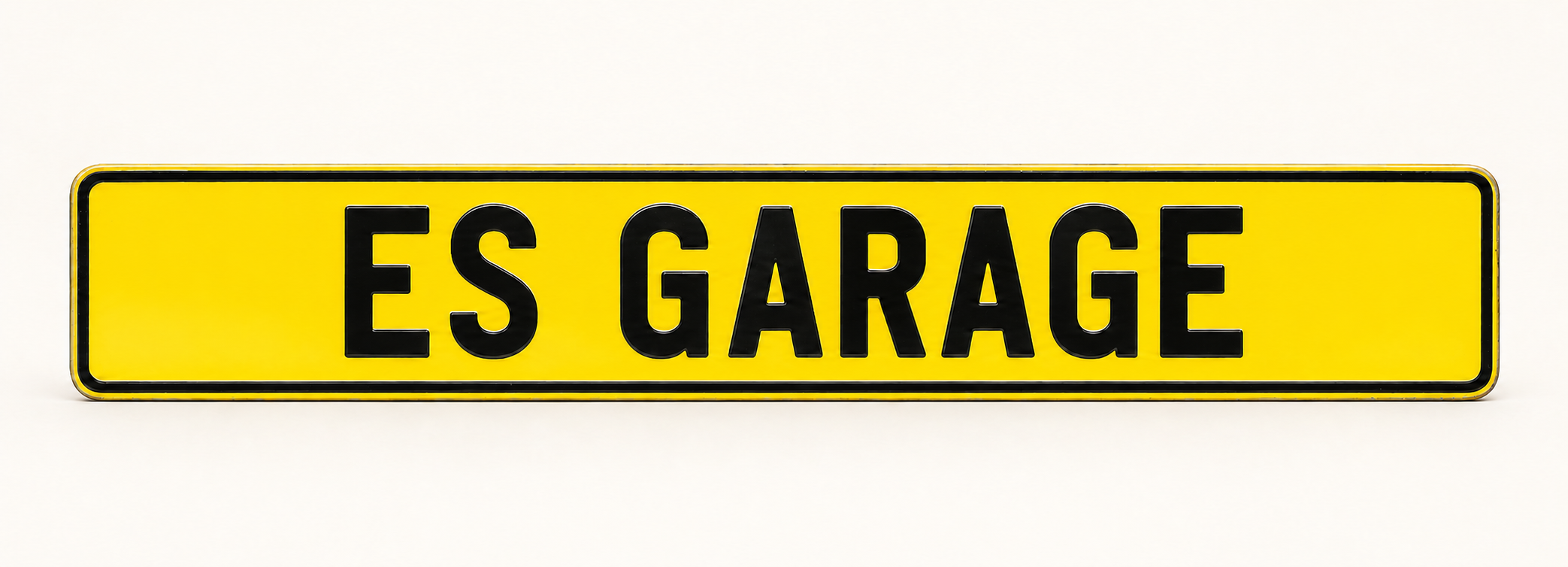 ES GARAGE Yazılı Sarı Dekor Plaka – stüdyo ürün görseli