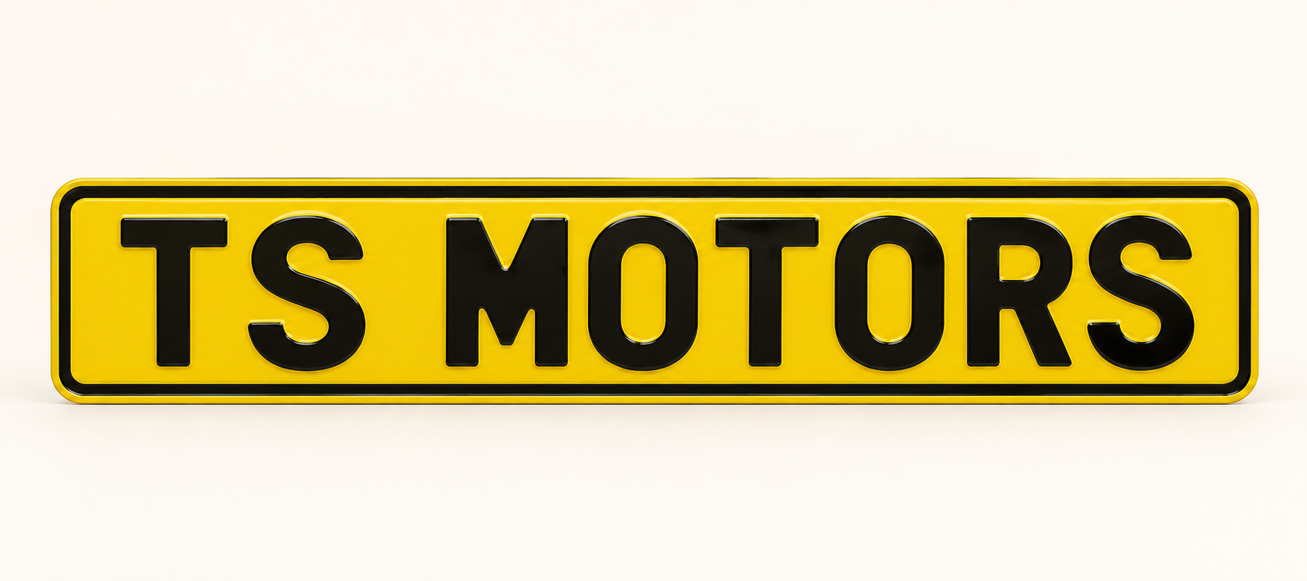 TS MOTORS Yazılı Sarı Dekor Plaka – stüdyo ürün görseli